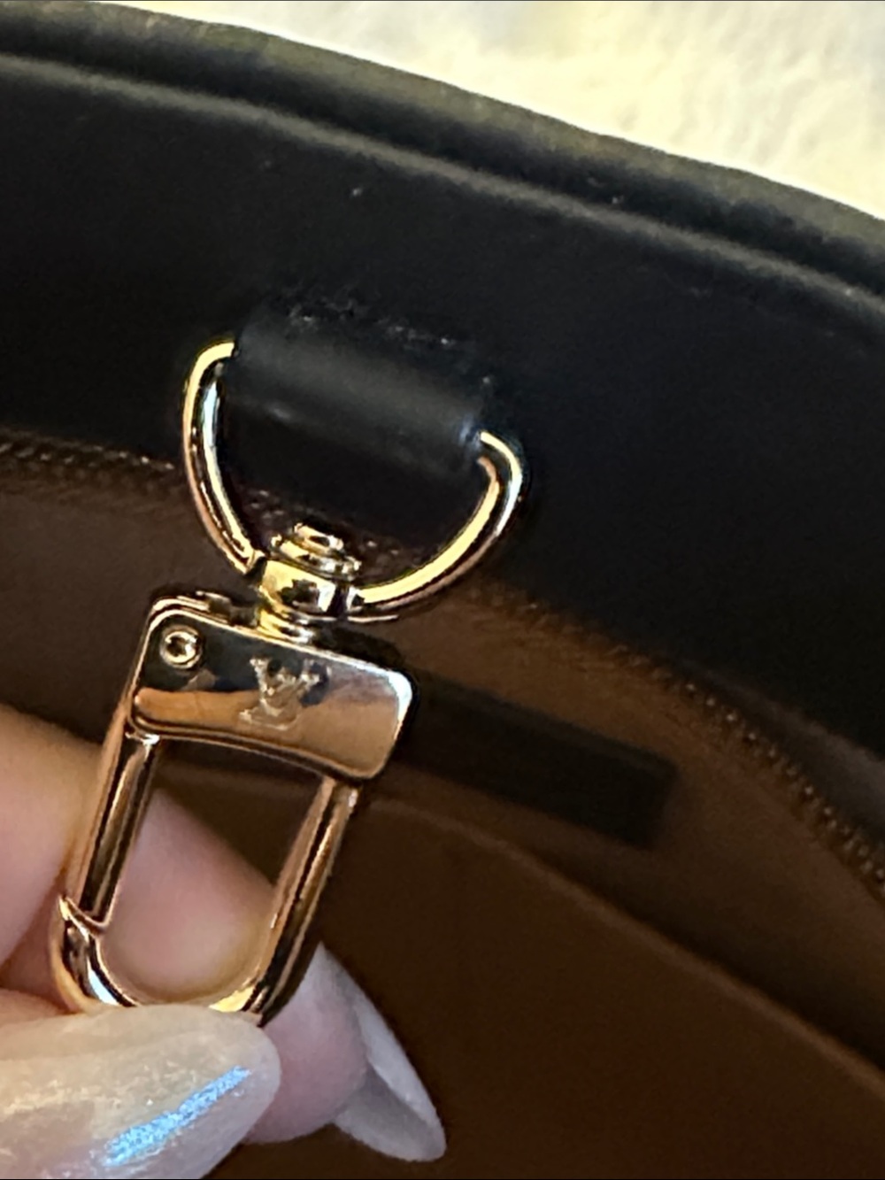 Black MEDIUM On the Go MM ✨STYLE✨Embossed leather bag black and gold - Picture 9 of 16
